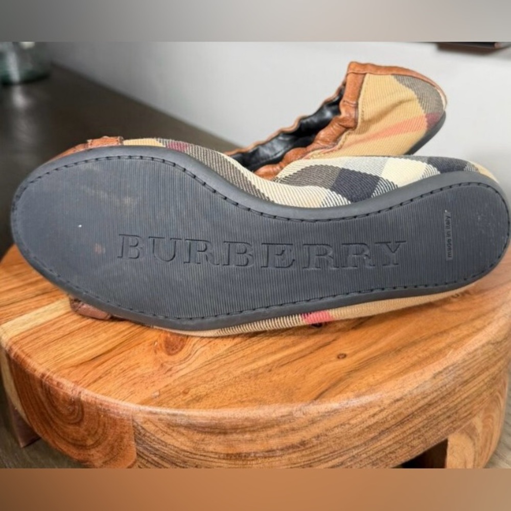 Burberry Ballet Flats House Check size 37 (6.5) Brown Tan with Gold Accents - Picture 9 of 12
